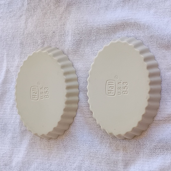 Hall 853 USA Mini Flutted Souffle Baking Dishes - Picture 2 of 3